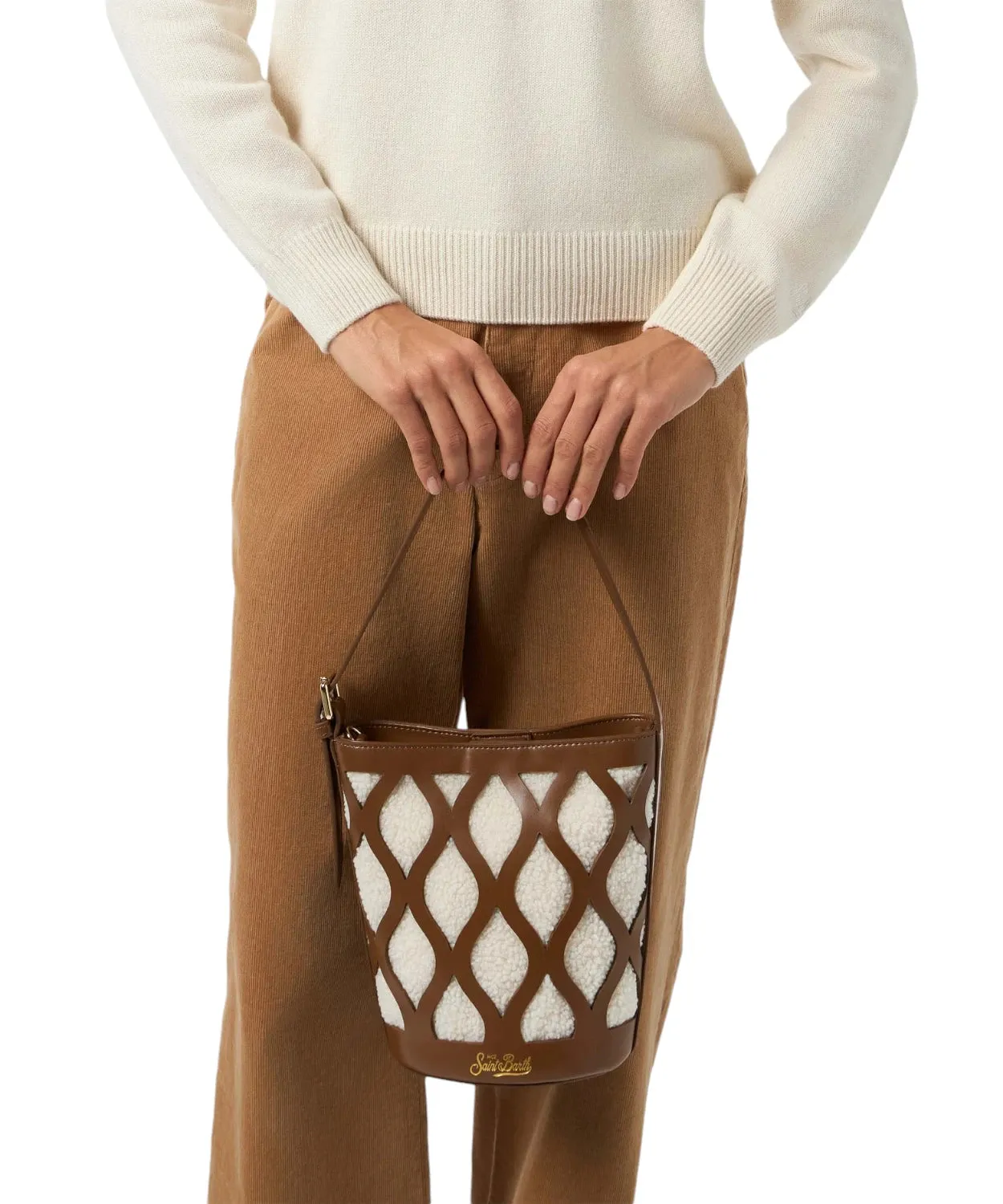 Borsa a Secchiello Alexandra con Dettagli Teddy e Similpelle Marrone