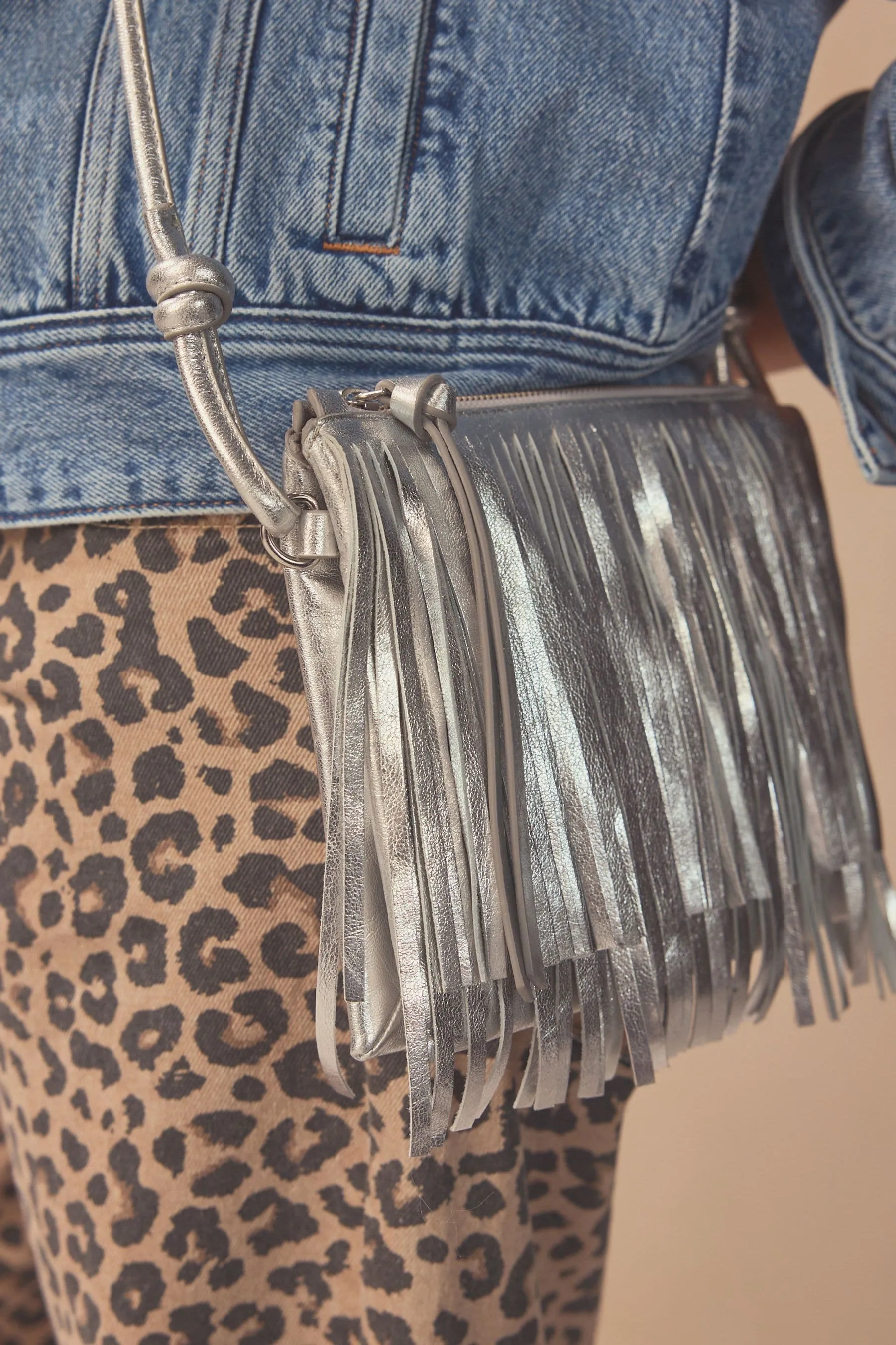 Borsa a tracolla western in pelle con frange    