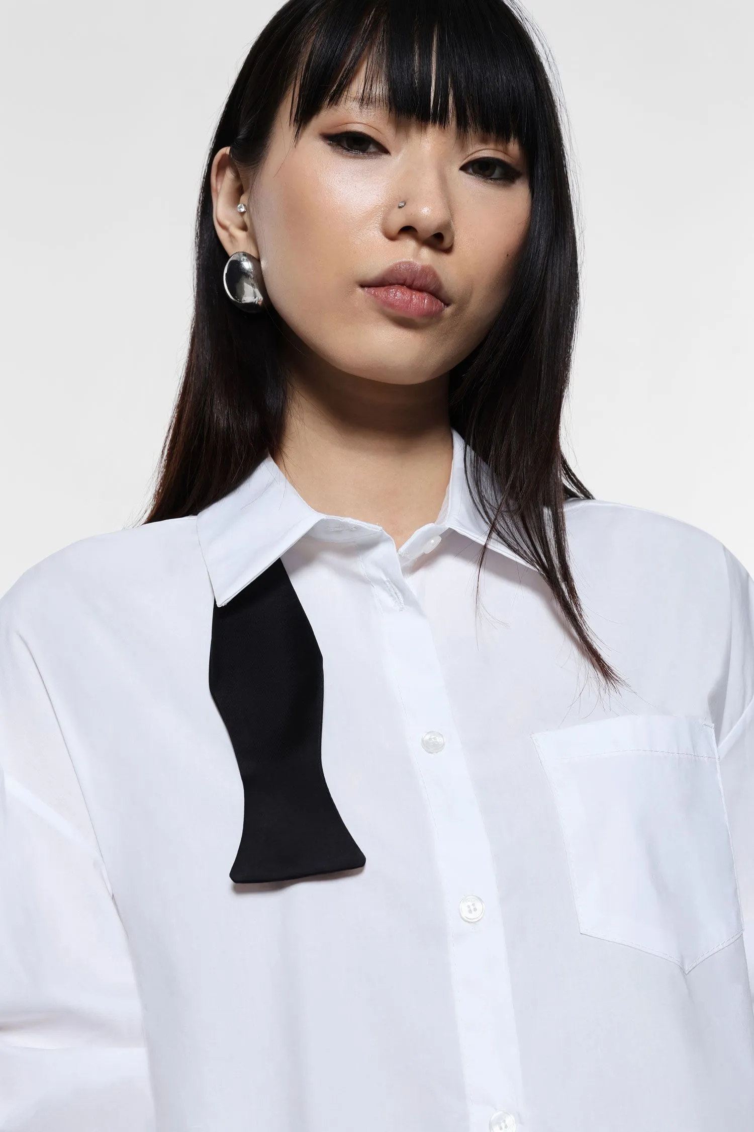   Camicia lunga con dettaglio nodo     