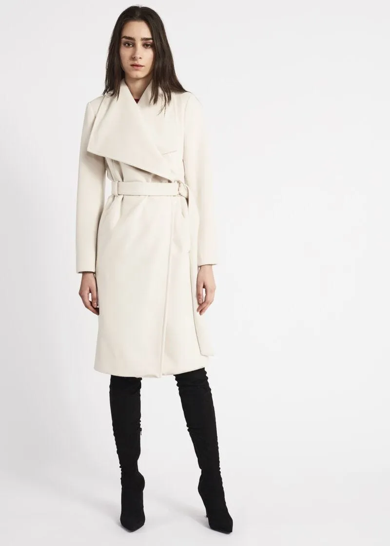 Cappotto destrutturato con cintura