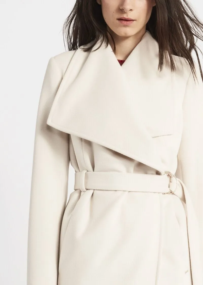 Cappotto destrutturato con cintura