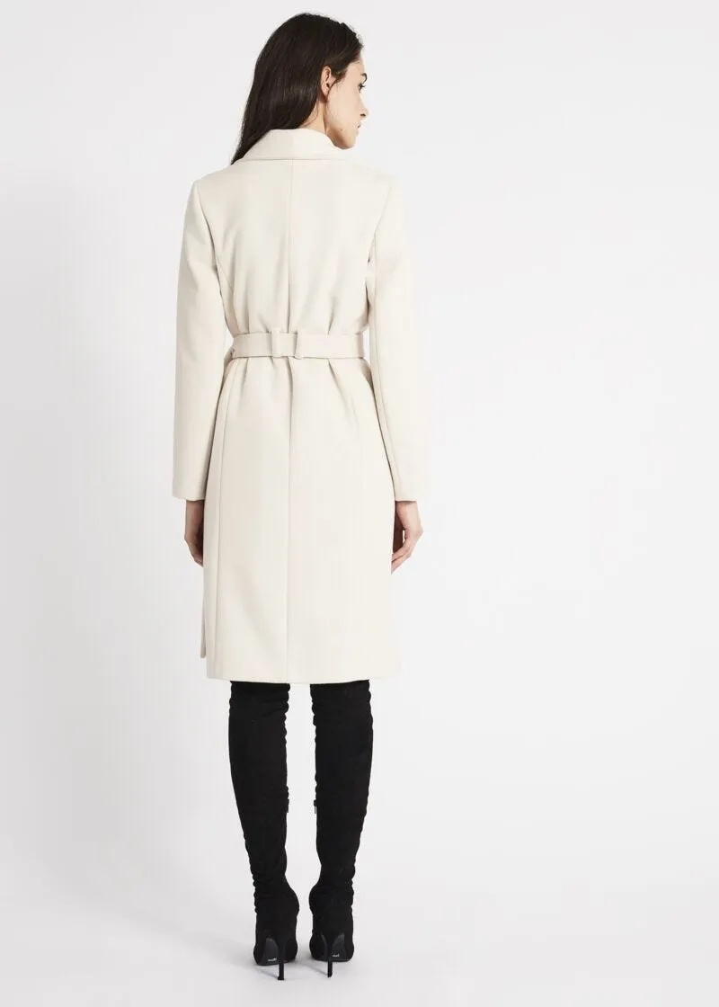 Cappotto destrutturato con cintura