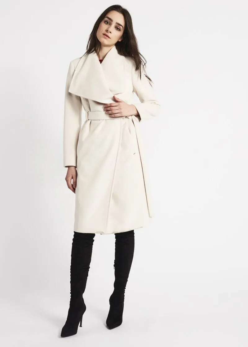 Cappotto destrutturato con cintura