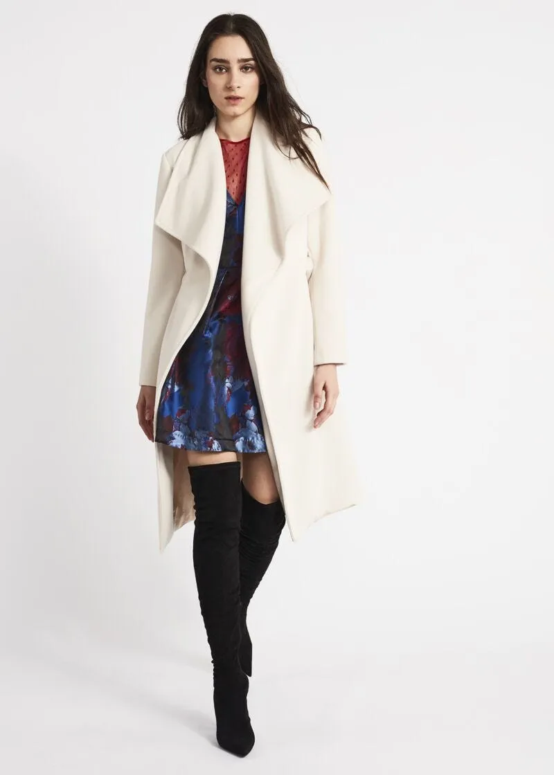 Cappotto destrutturato con cintura