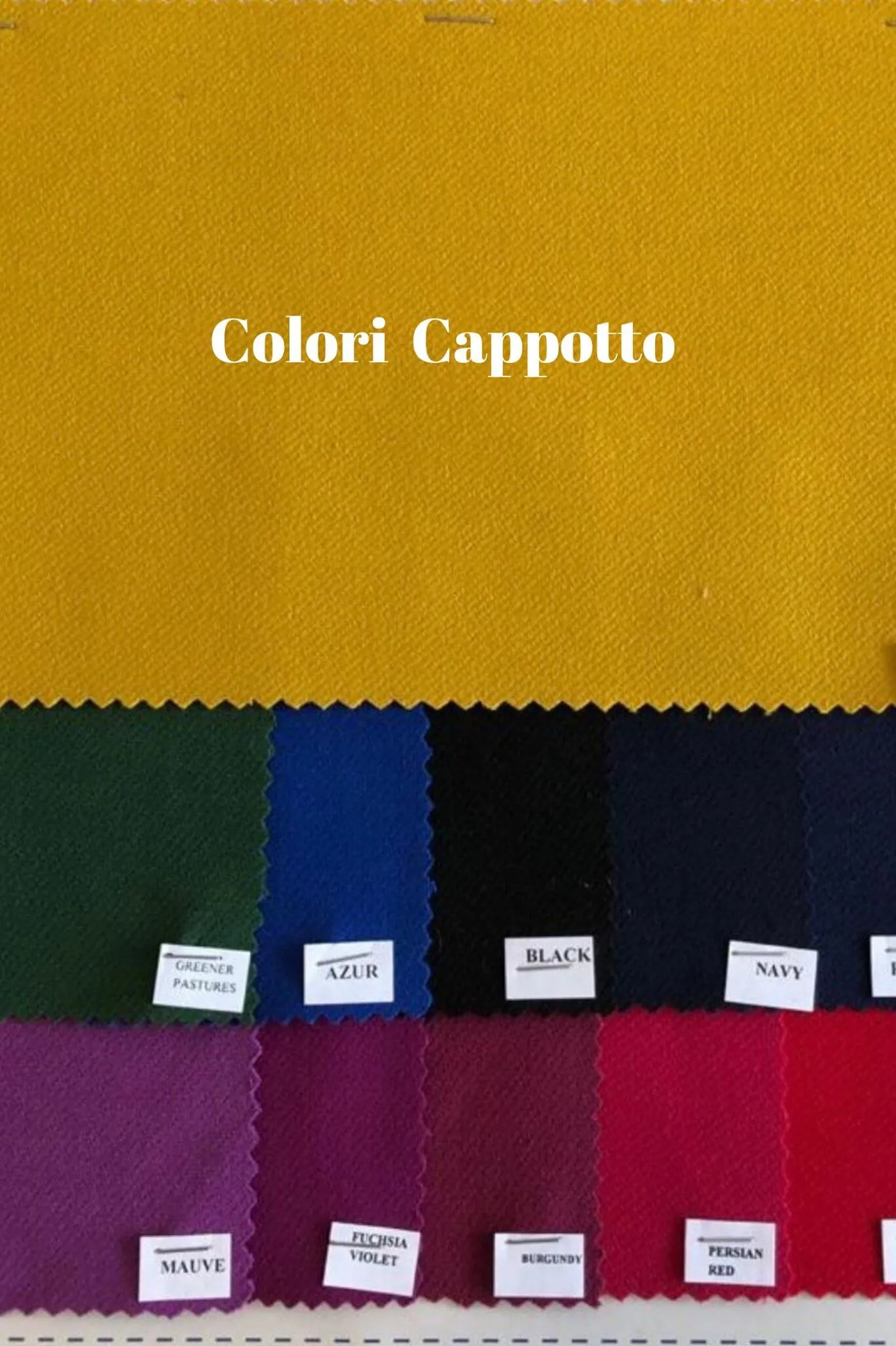 Cappotto rosso persian in panno Artista a collo alto modello leggermente svasato accessoriato con due cinture