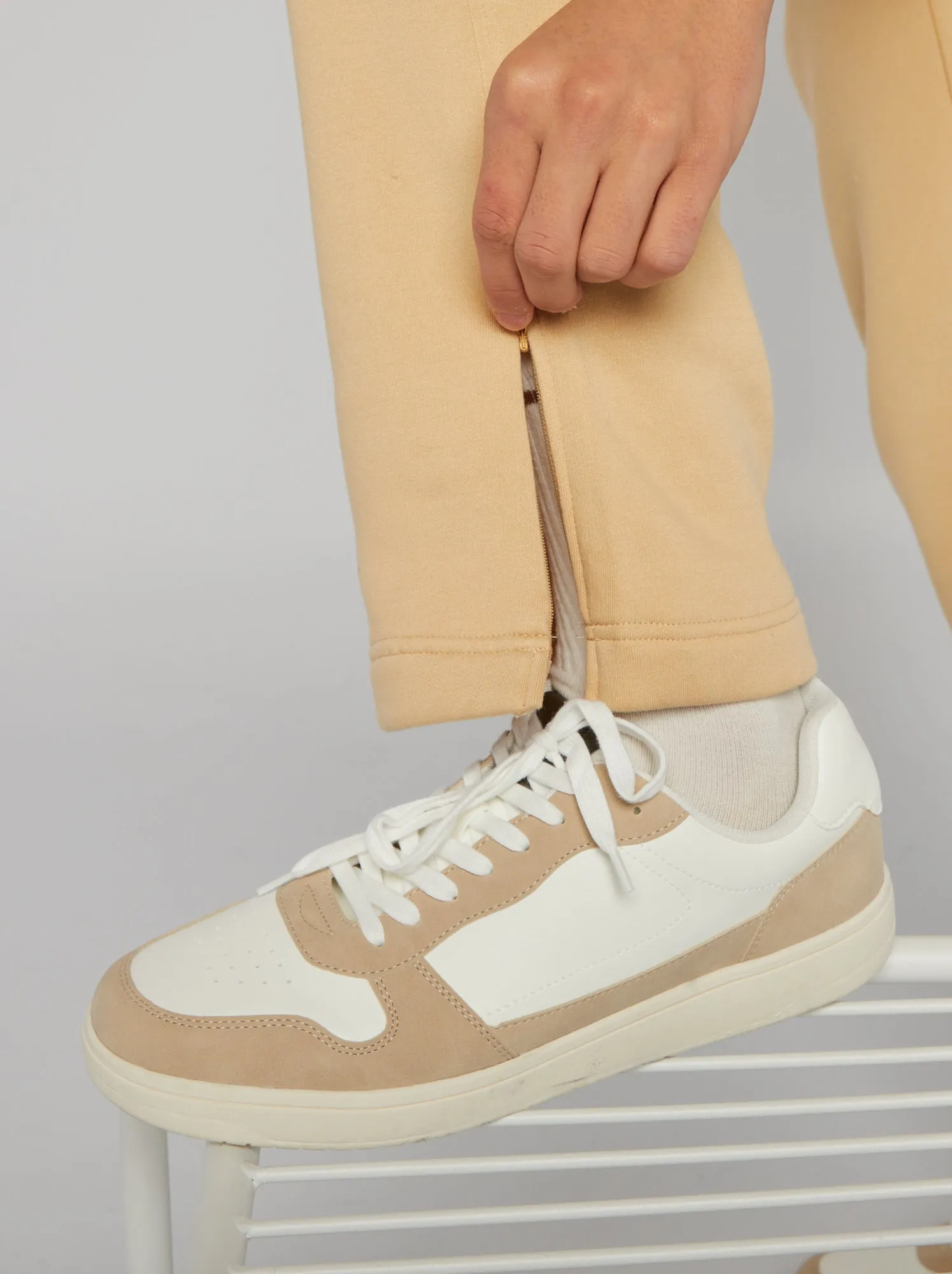 Joggers in tessuto felpato - BEIGE