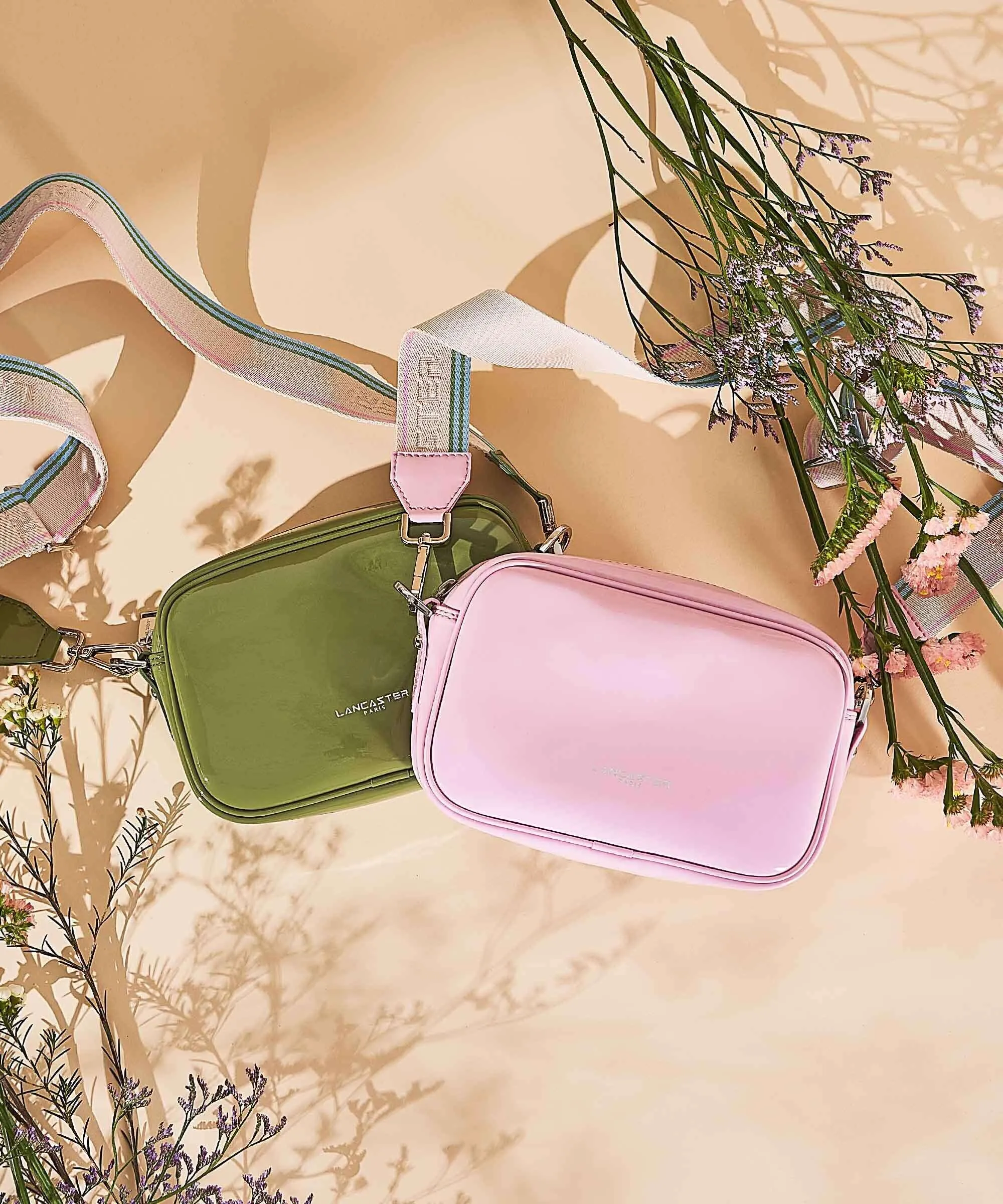  Lancaster Firenze Vernis Borsa a tracolla plastica verde-oliva  