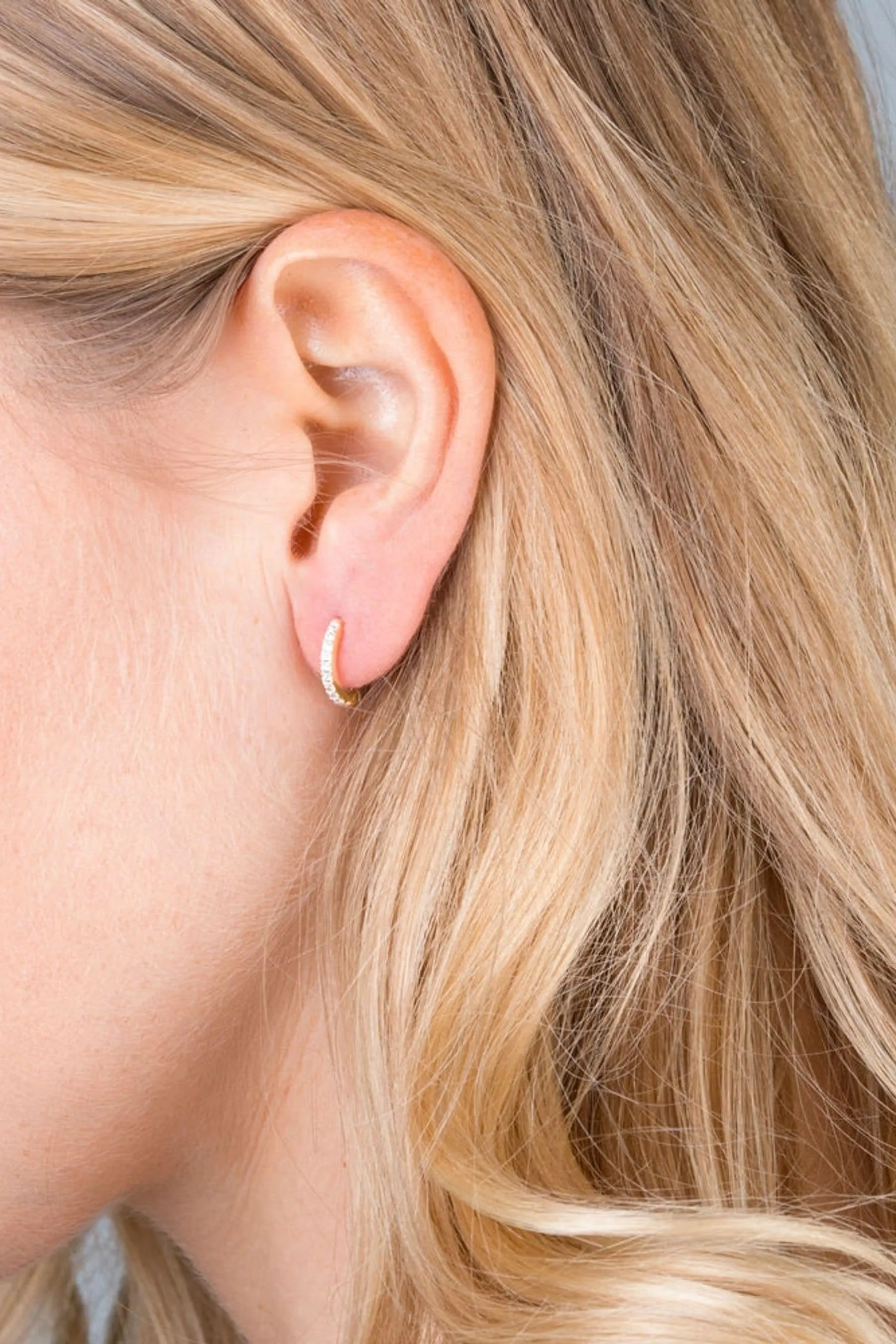 Orelia London Oro - Orecchini a cerchio piccoli placcati da 12 mm con pavé