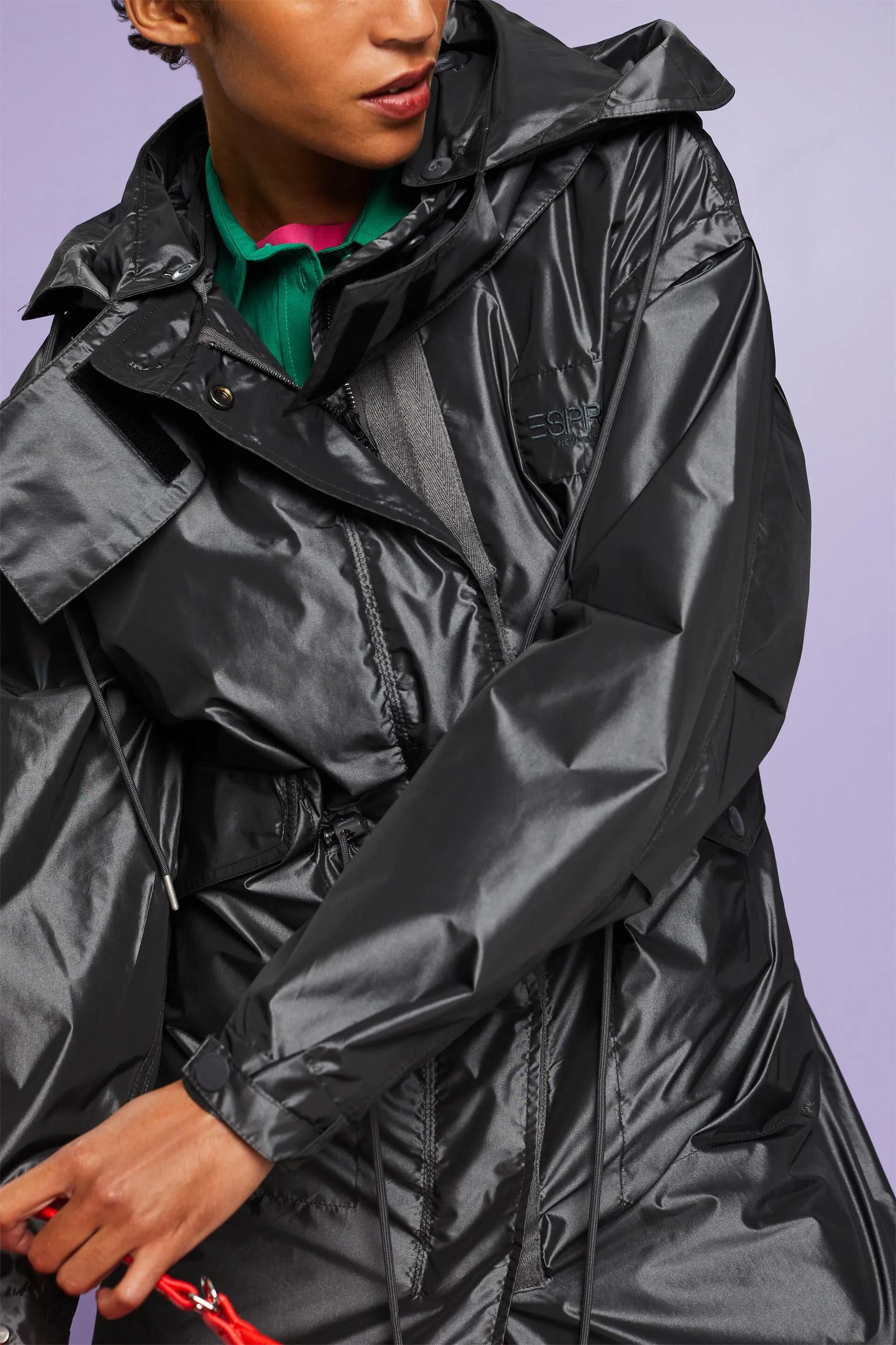 Parka metallico con cappuccio