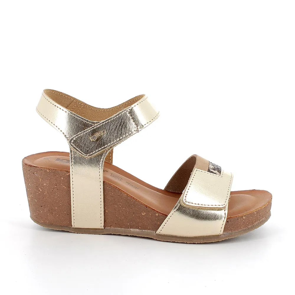 Sandali con zeppa in pelle da donna oro-beige chiaro