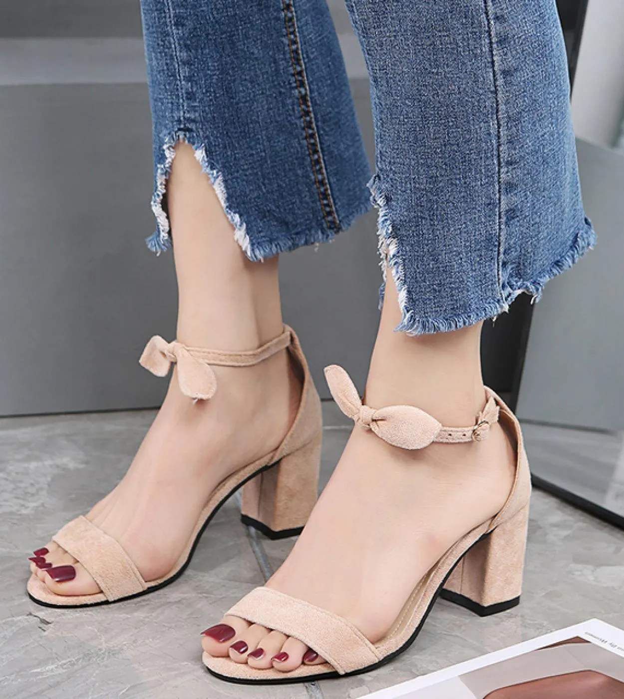 Sandali gladiatore neri Scarpe con tacco alto da ufficio estivo Scarpe da donna con cinturino con fibbia Décolleté con tacco qua