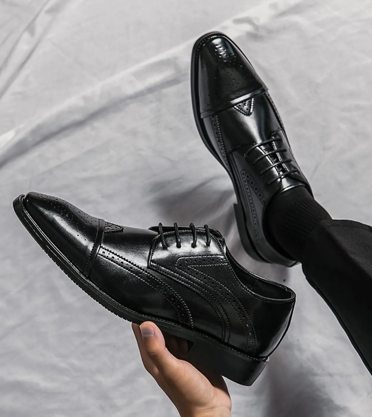 Scarpe da uomo in pelle con intaglio Brock Abito Scarpe da ufficio da lavoro Scarpe derby da uomo per feste di nozze Scarpe a pu