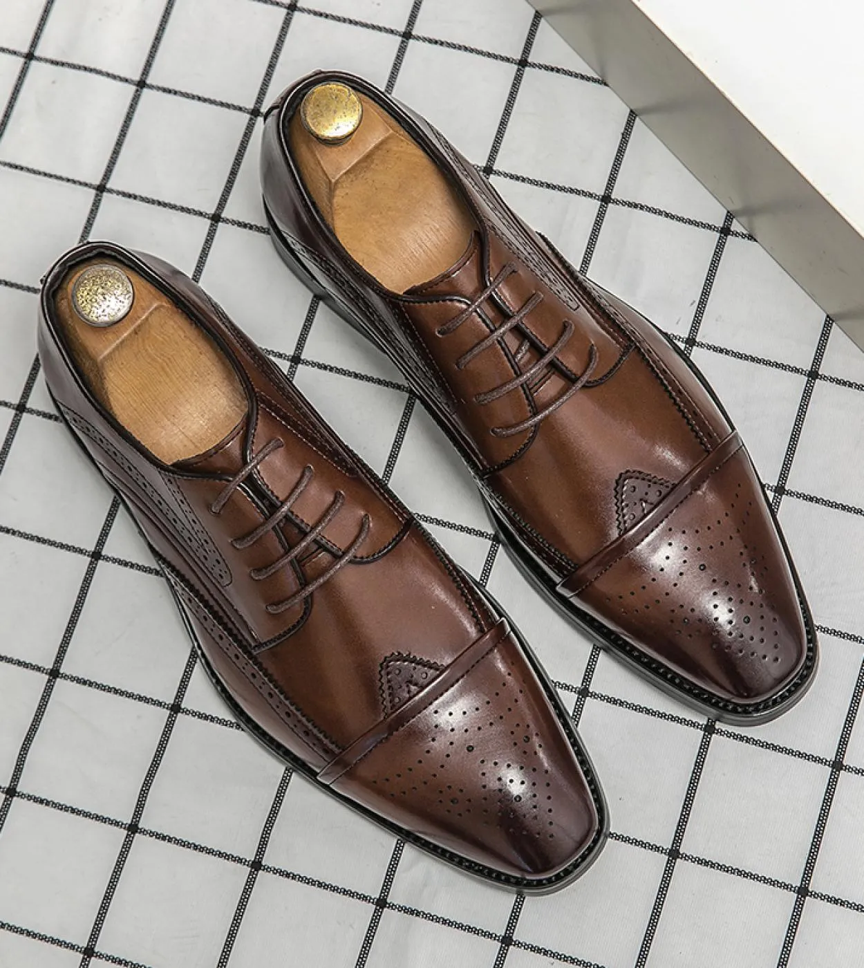 Scarpe da uomo in pelle con intaglio Brock Abito Scarpe da ufficio da lavoro Scarpe derby da uomo per feste di nozze Scarpe a pu