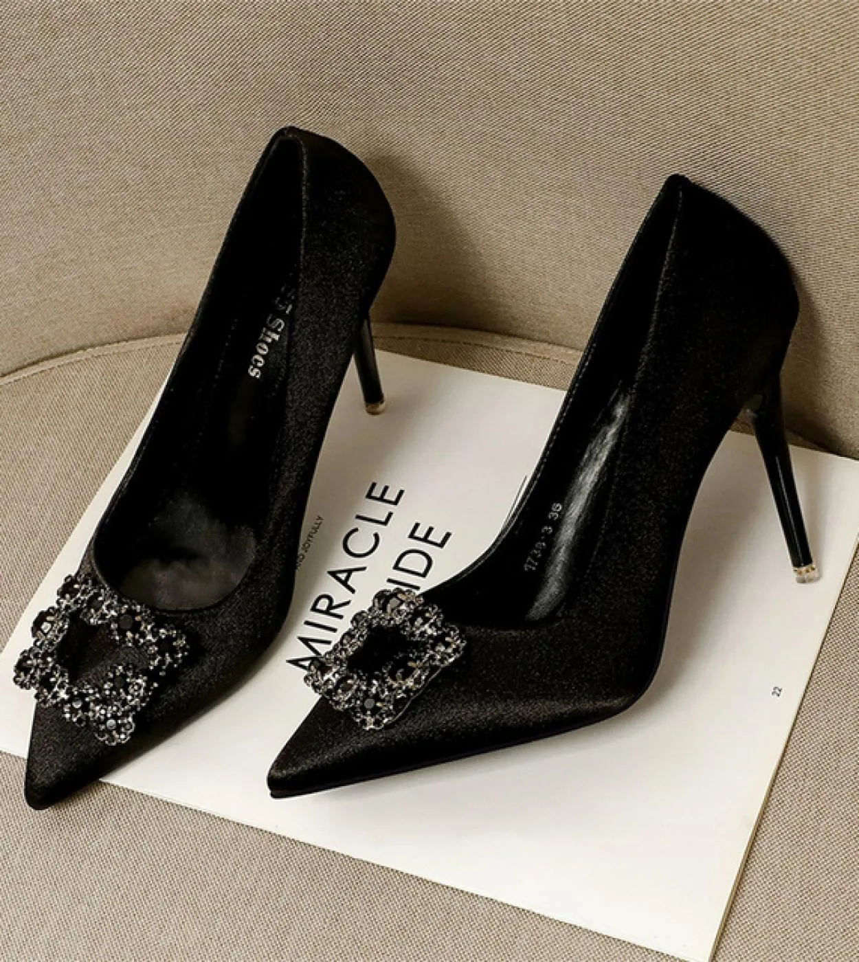 Scarpe Donna 2022 Designer Luxury Crystal Scarpe con tacco alto Donna 2022 Luxury 2023