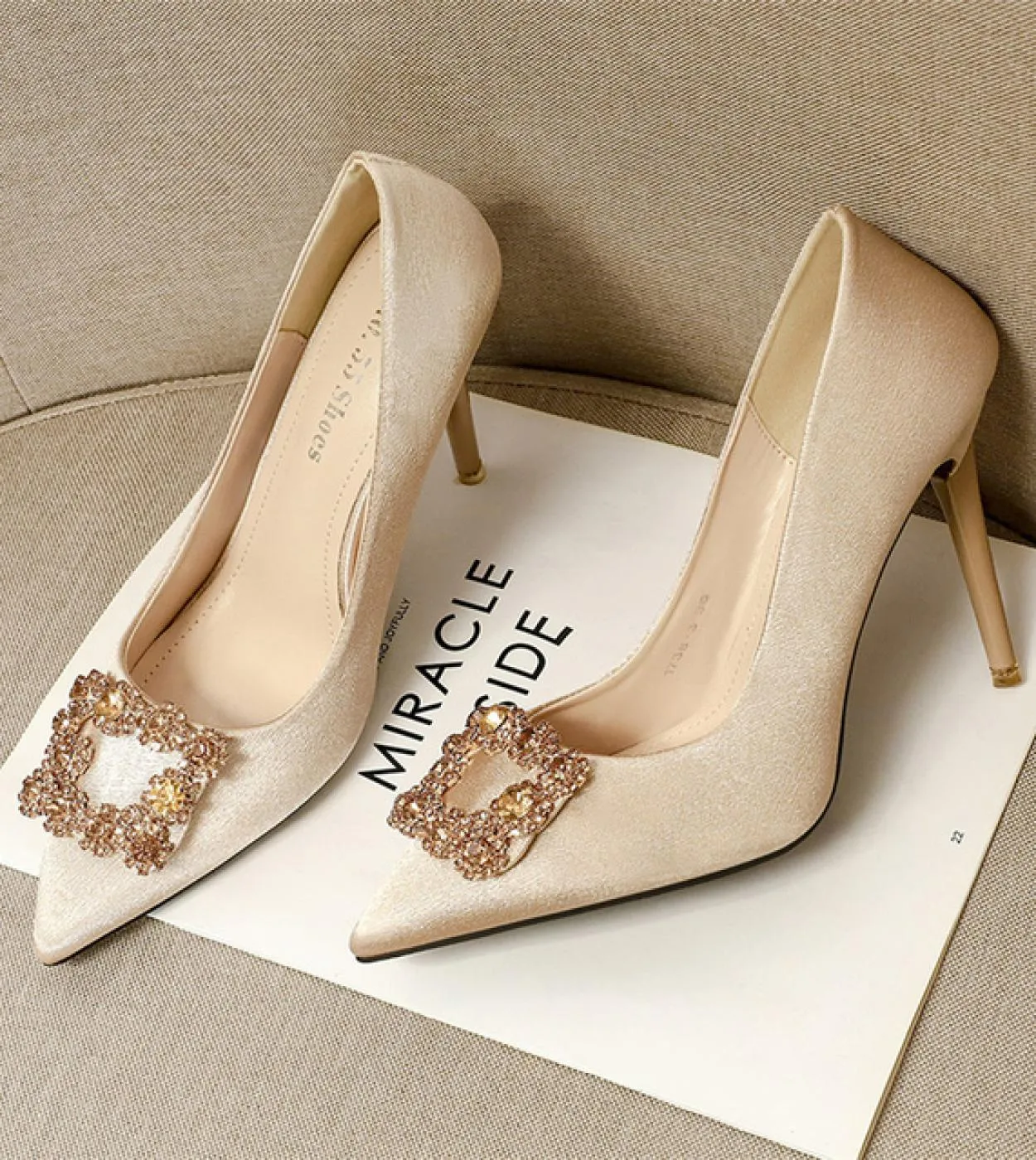 Scarpe Donna 2022 Designer Luxury Crystal Scarpe con tacco alto Donna 2022 Luxury 2023