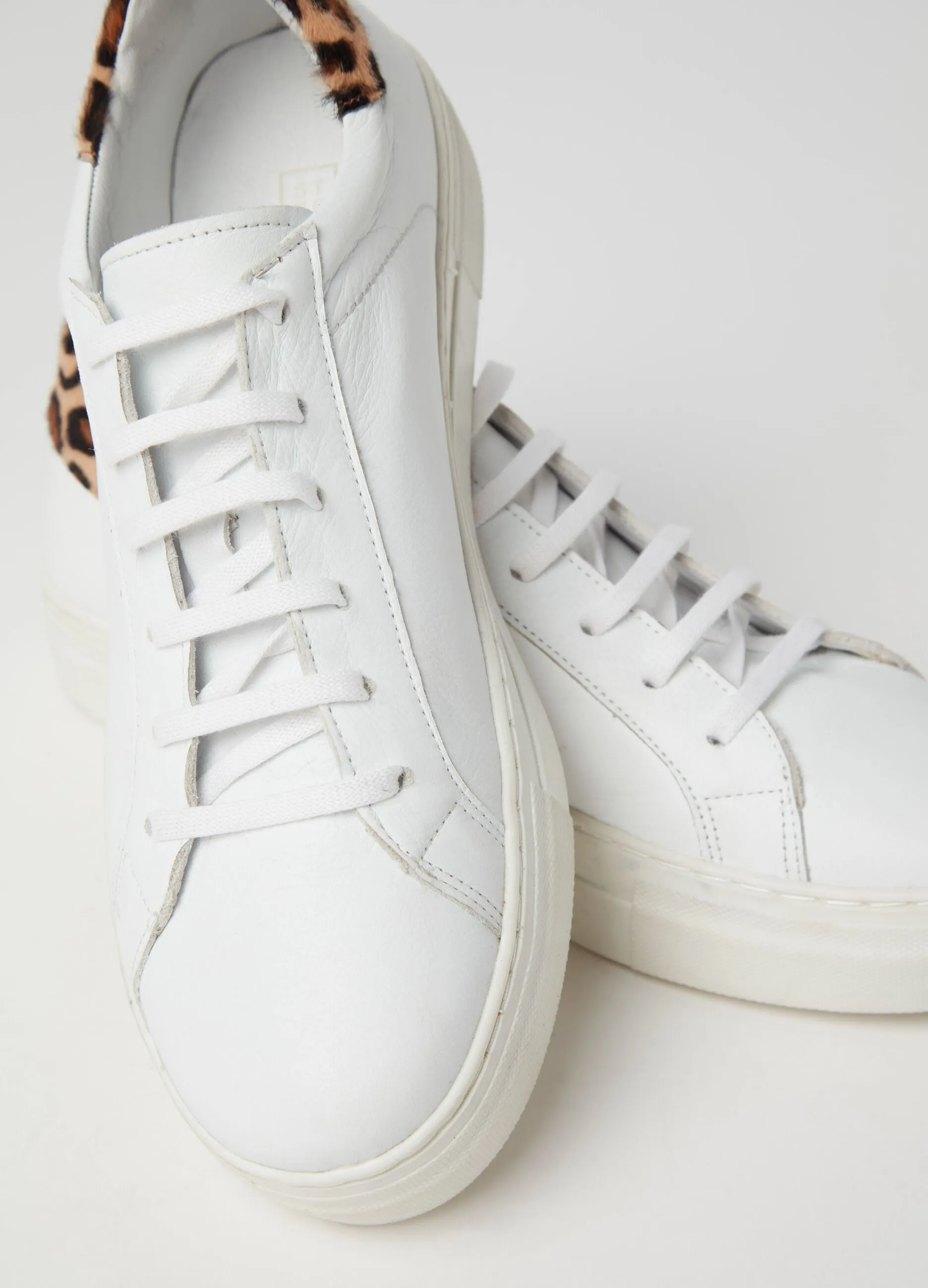 Sneakers con dettaglio animalier