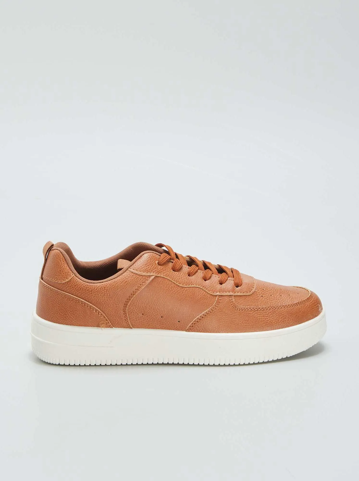 Sneakers da città basse in similpelle - MARRONE