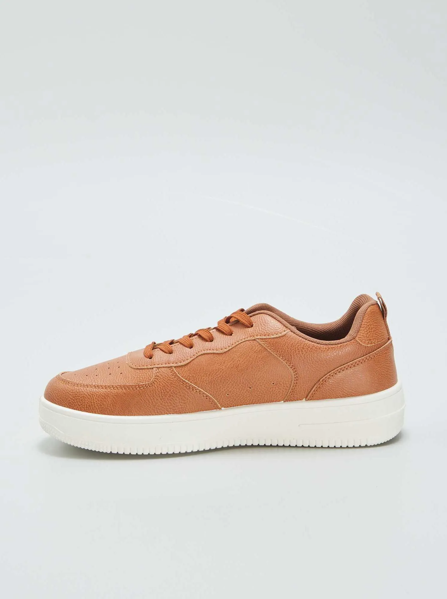 Sneakers da città basse in similpelle - MARRONE
