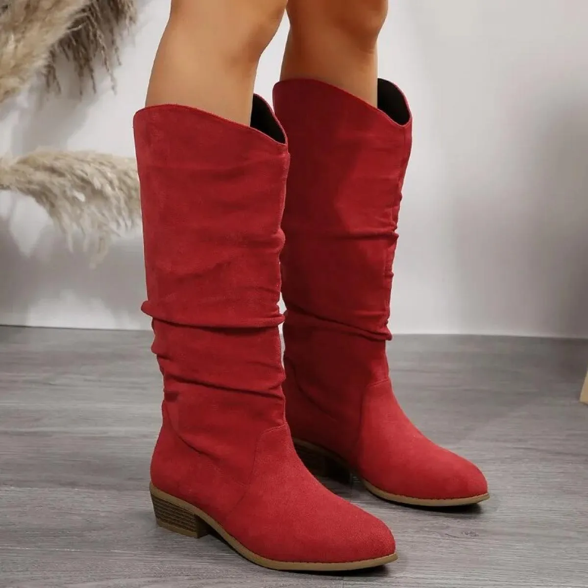 Stivali da donna moderni di vendita caldi Stivali in pelle scamosciata alti al ginocchio con tacco quadrato invernale Suola in g