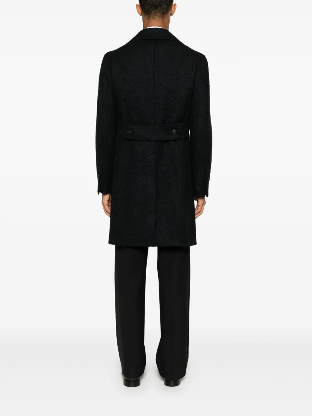 Tagliatore-Cappotto con spilla