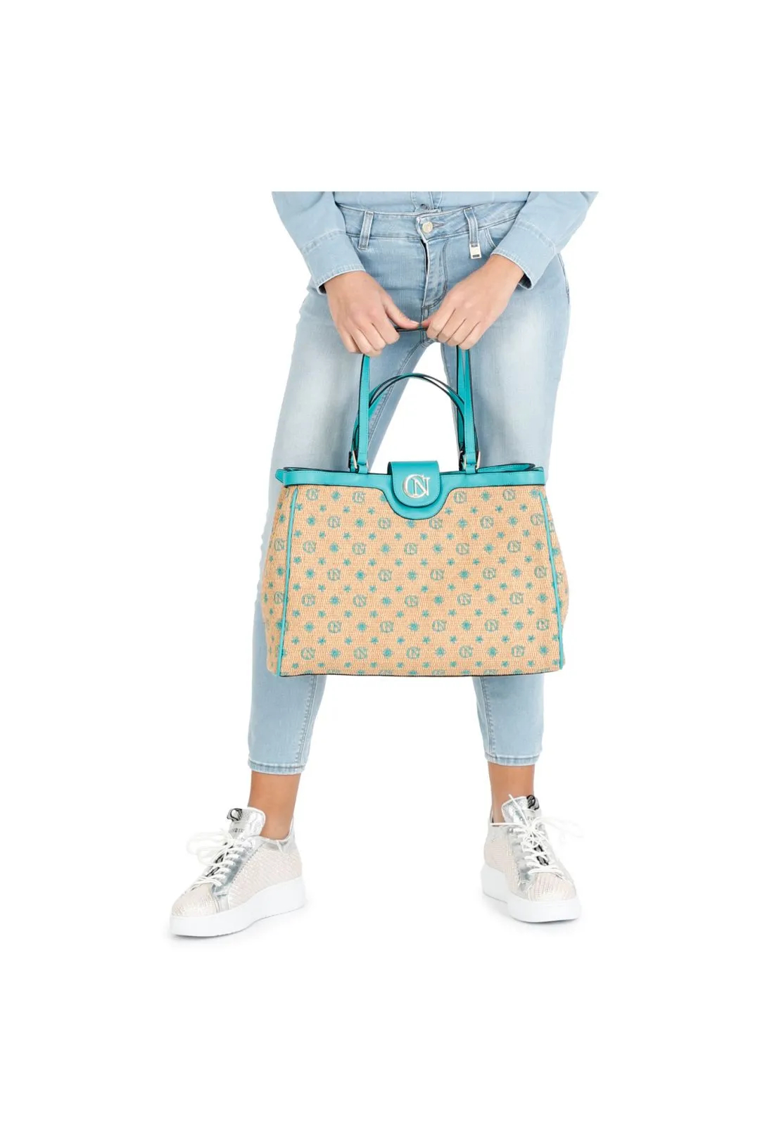 tote bag in rafia
